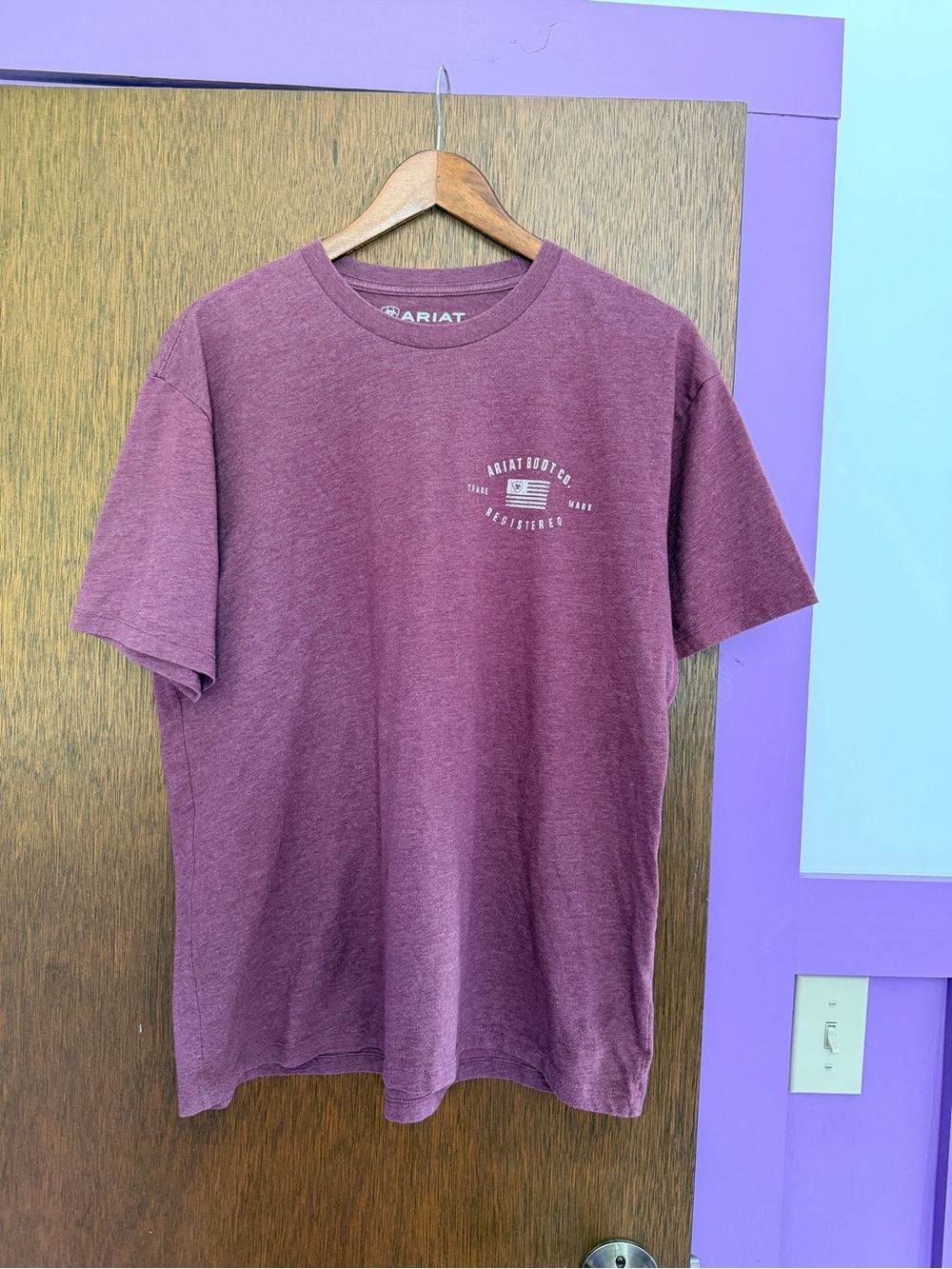 Ariat Men's Short Sleeve Crew Tee in Maroon